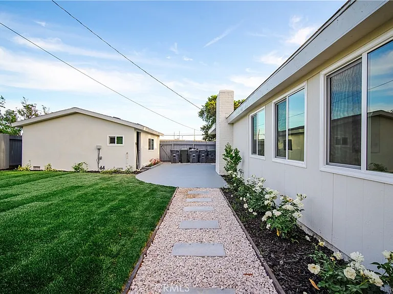 236 Mission Dr — Photo 41