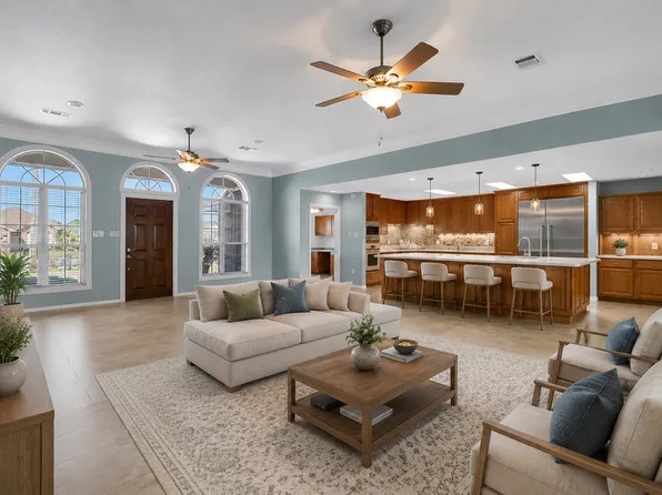 2421 Caroline St, Dickinson, TX 77539