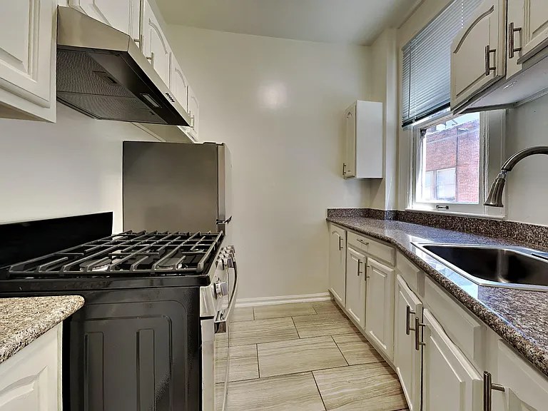 146 McAllister St — Photo 44