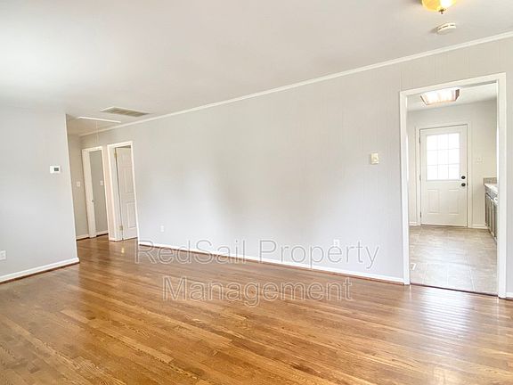 3rd image of 109 Gumwood Dr