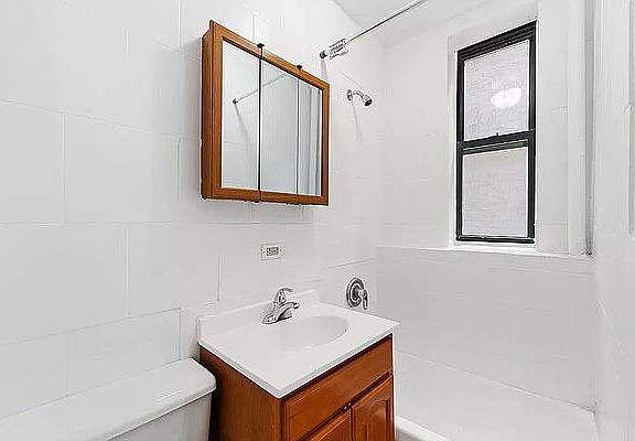 5th image of 205 Allen St #12