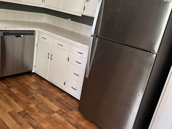 4th image of 811 Sunny Ln