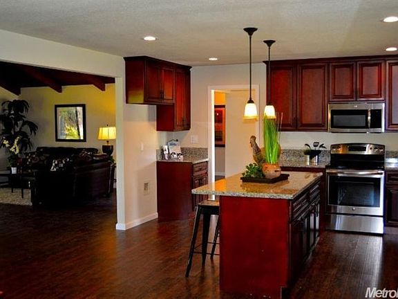5th image of 295 Walton Way