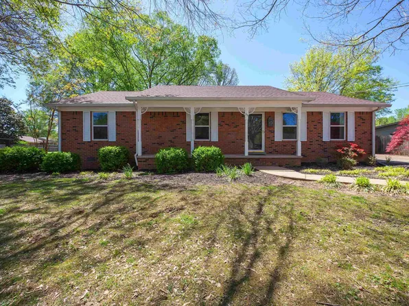 99 Hickory Hills Dr, Jackson, TN 38305