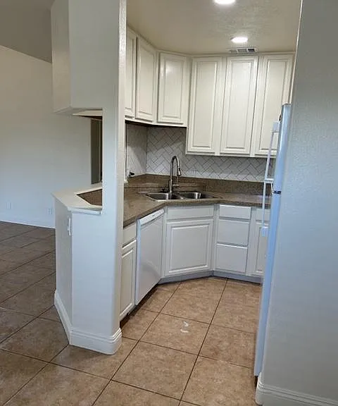 403 E Washington Ave E #D — Photo 5