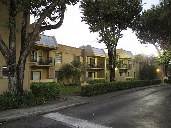 5th image of 10423 N Kendall Dr APT C108
