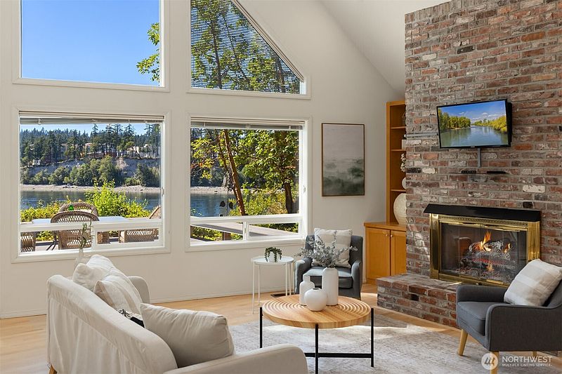 3rd image of 16273 Reitan Road NE