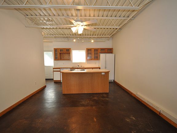 4th image of 1010 N Molly Ct