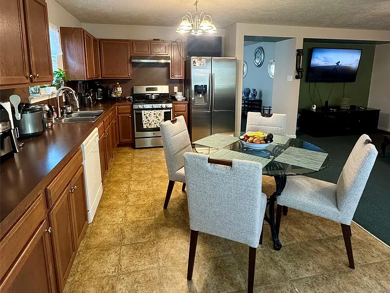 7130 Liberty Creek Trl — Photo 5