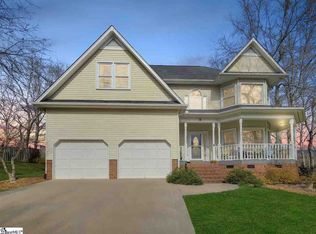 16 Briarpark Dr, Greer, SC 29651