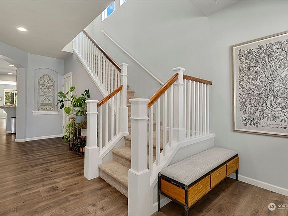 4th image of 706 101st Avenue SE