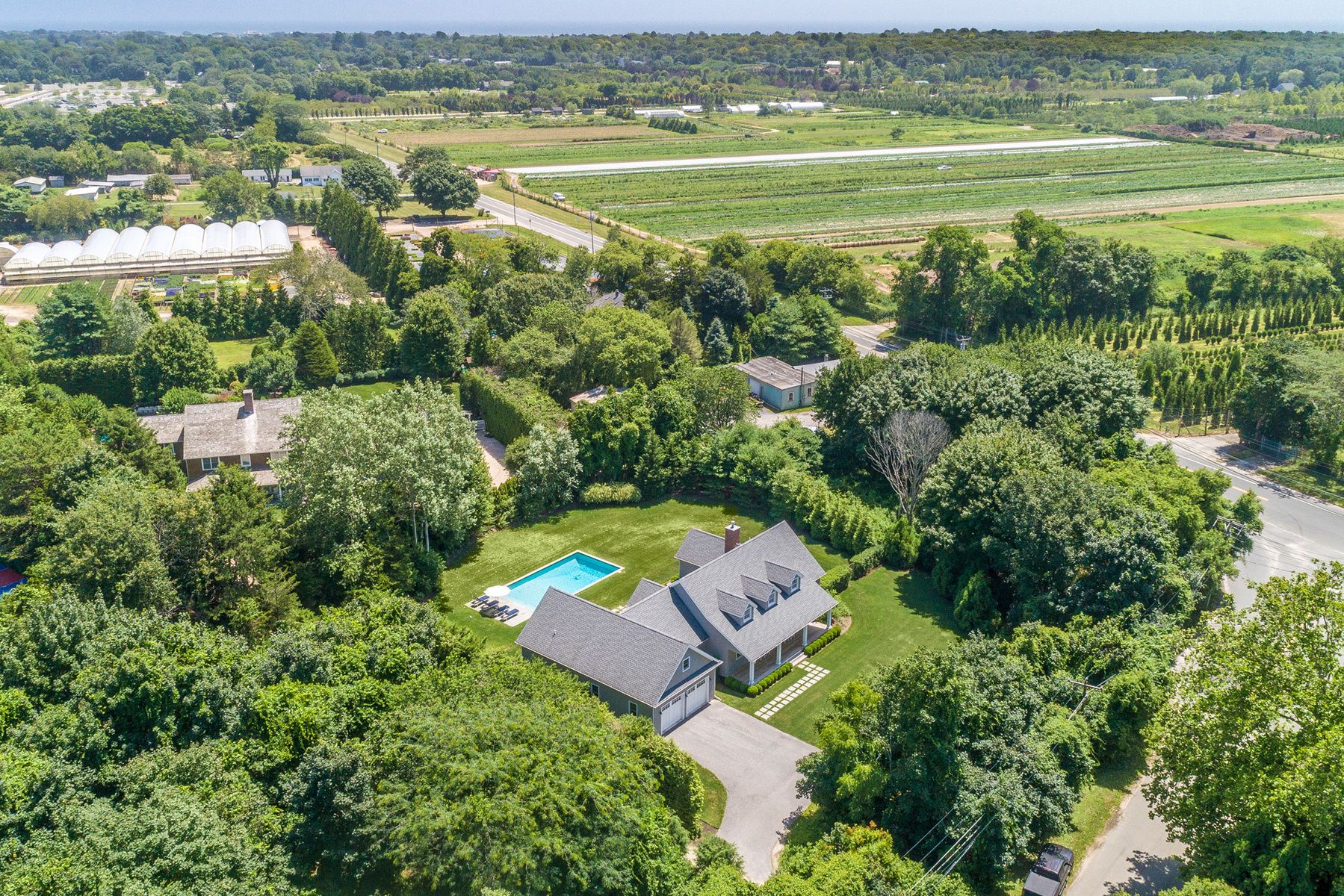 31 Roberts Ln, East Hampton, NY 11937 Out East