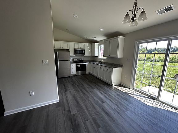 4th image of 155 Sunnyside Ln