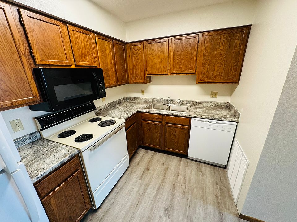1st image of 156 Westside Dr APT 2