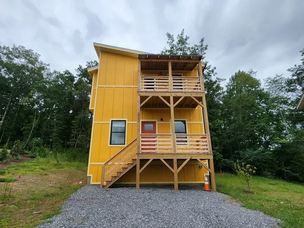 625 Salem Heights Ln, Swannanoa, NC 28778