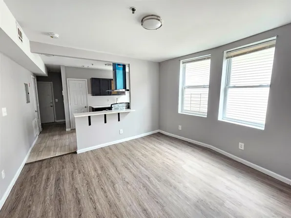 594-600 Main St Apartments, 594-600 Main St, East Orange, NJ 07018