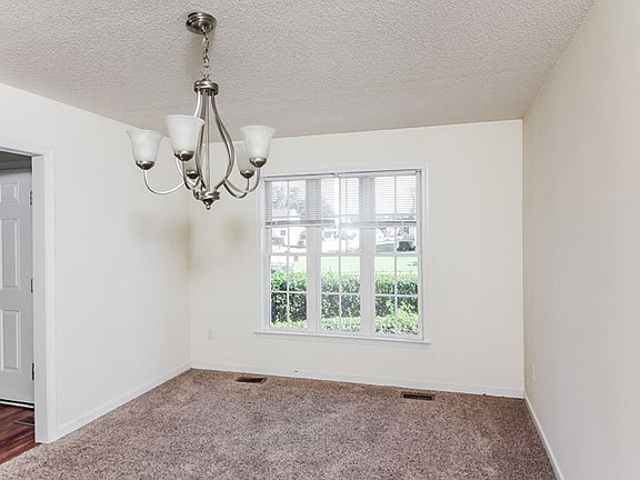 3rd image of 1701 Saddlehorse Pl