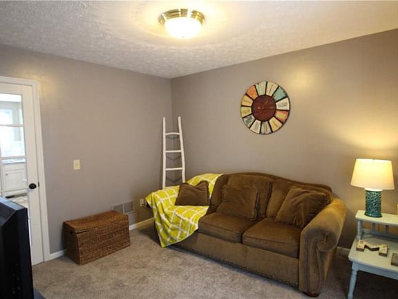 2nd image of 264 Meadowcreek Dr