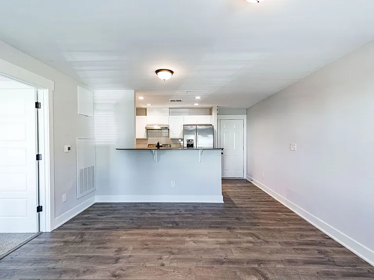 813 N O'Neil Street — Photo 3