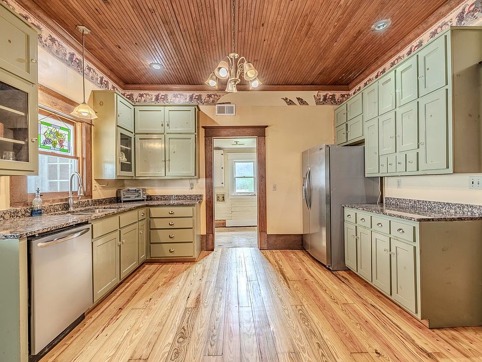7th image of this home