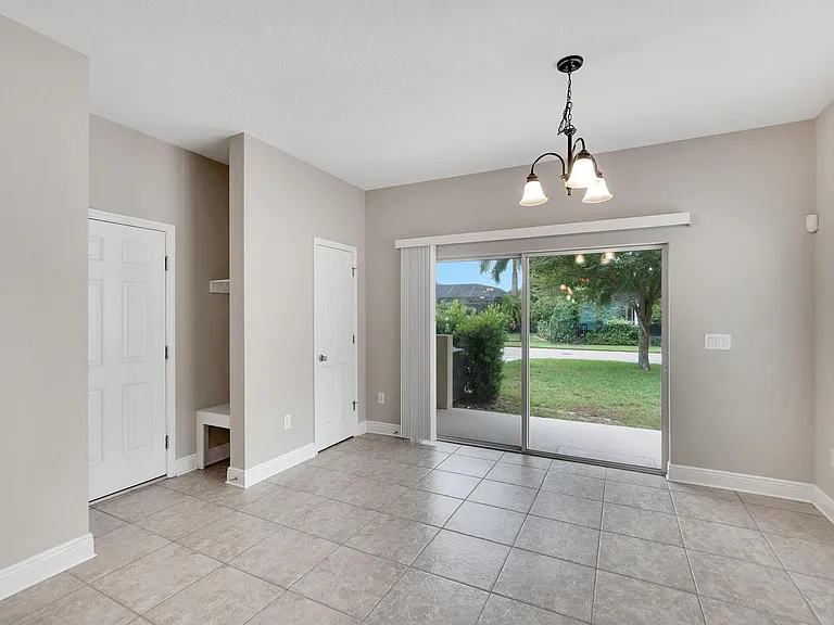 5320 Sagecrest Dr — Photo 14
