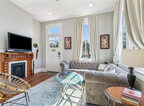 3rd image of 1110 Amelia St #2A