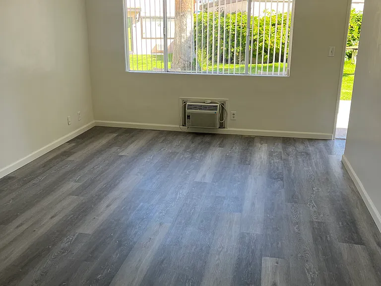 137 N Stanford Ave #D — Photo 3