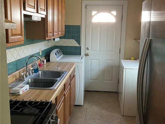 2nd image of 3133 Longwood Ave