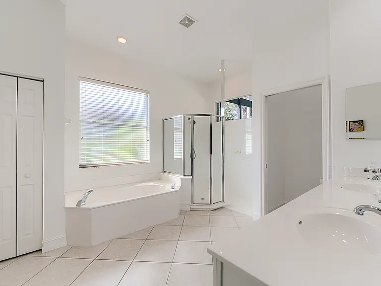 21895 Masters Cir — Photo 5