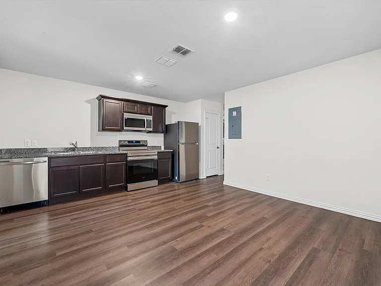 2408 McKenzie Ave #A — Photo 4