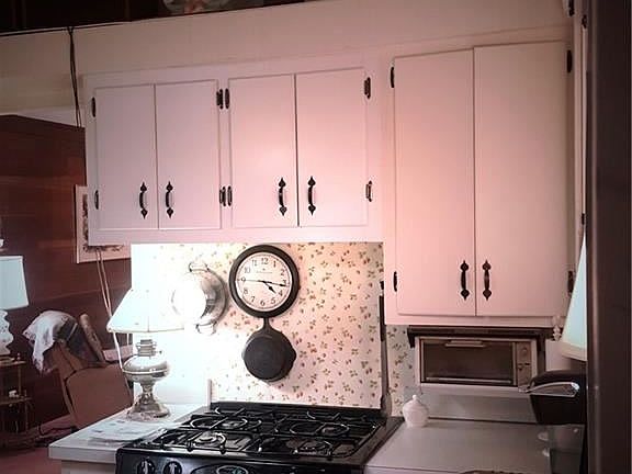 3rd image of 233 Woodland Dr