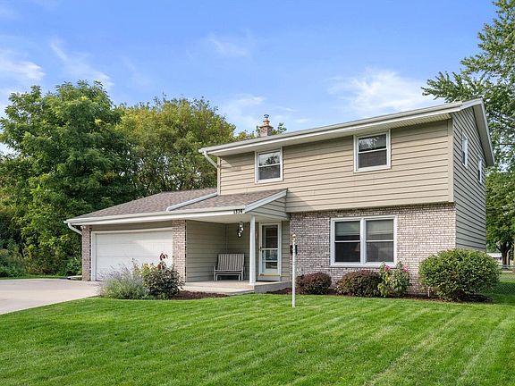 3rd image of 1324 W Paradise COURT