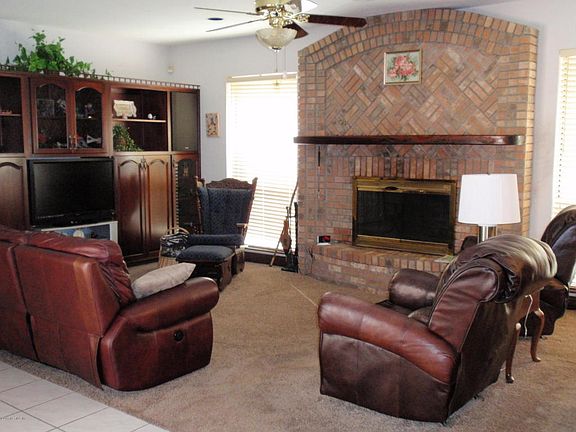 4th image of 4095 Silver Lake Dr