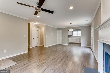 4th image of 2257 Asquith Ave
