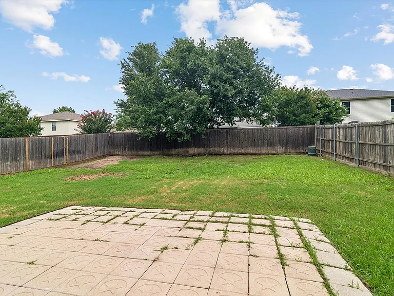 2217 Bradford Pear Dr — Photo 16