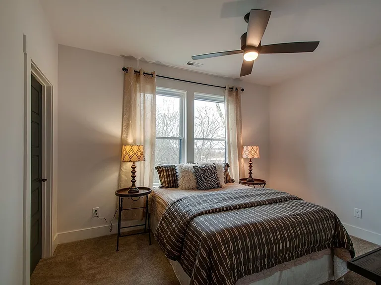 513B Weakley Ave — Photo 30