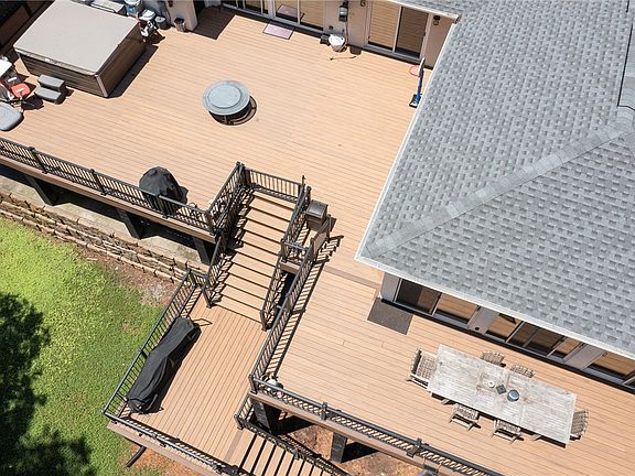 5th image of 318 Bertha Dr