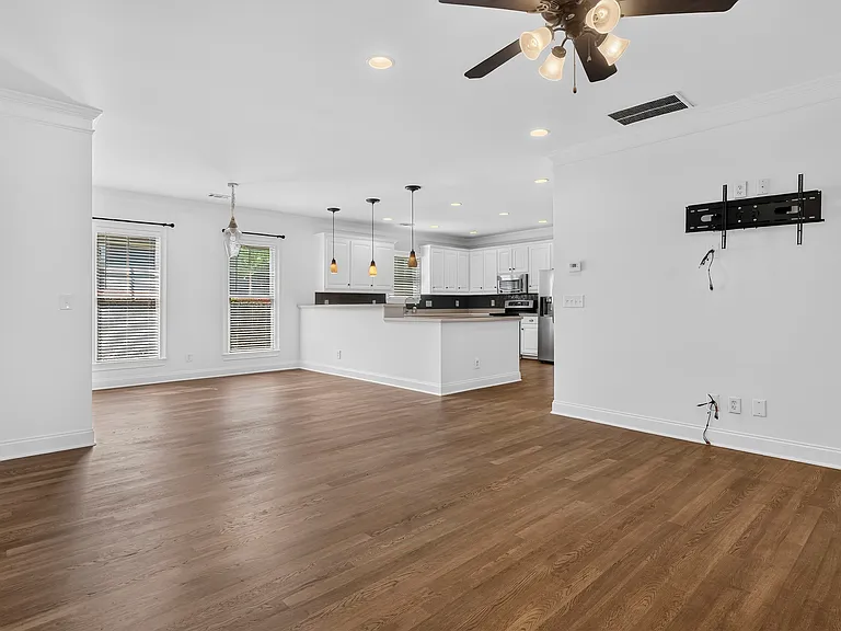 1081 Carriage Ridge Dr — Photo 15