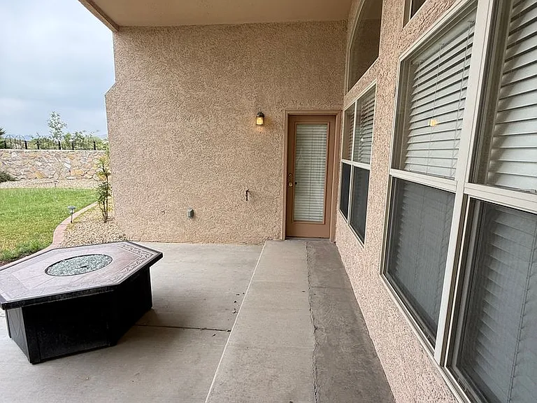 2526 Tuscan Hills Ln — Photo 36