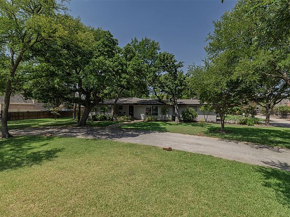 2nd image of 2640 Ridgecrest Dr