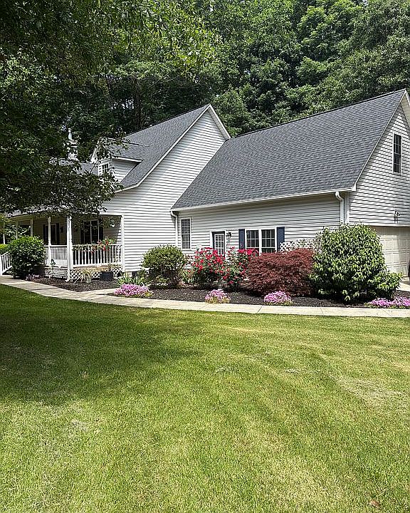 1st image of 831 W Pine Grove Rd