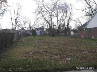 22620 Liberty St, Saint Clair Shores, MI 48080