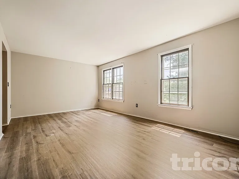 1103 Riverboat Ct — Photo 4