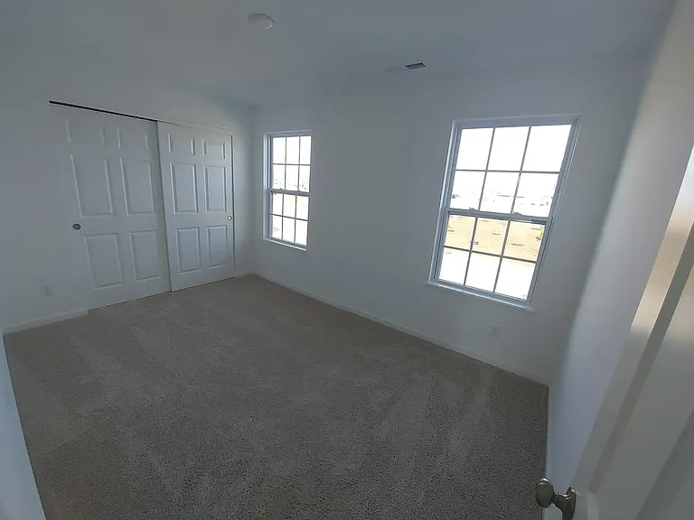 6877 Ferguson Dr — Photo 16