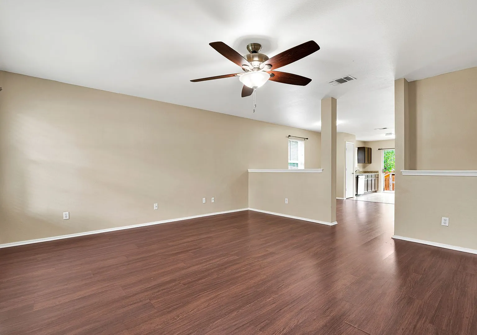 Comfortable Northwest San Antonio Home Available for ASAP Move In! — Photo 3