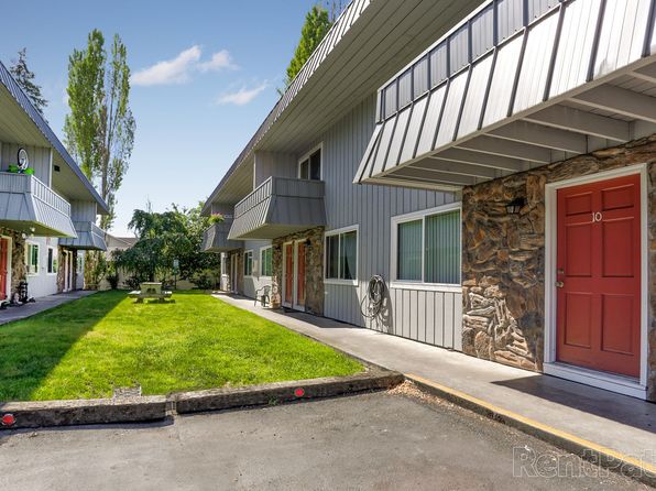 Arrowsmith Apartments  | 2415 Columbia Blvd, Saint Helens, OR