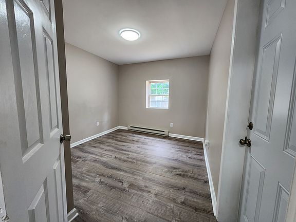 4th image of 407 E North St