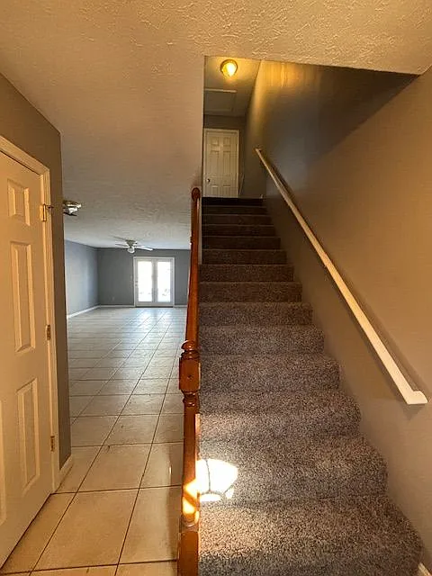 2 bed, 1.5 bath, 1050 sqft, $1,125 — Photo 3
