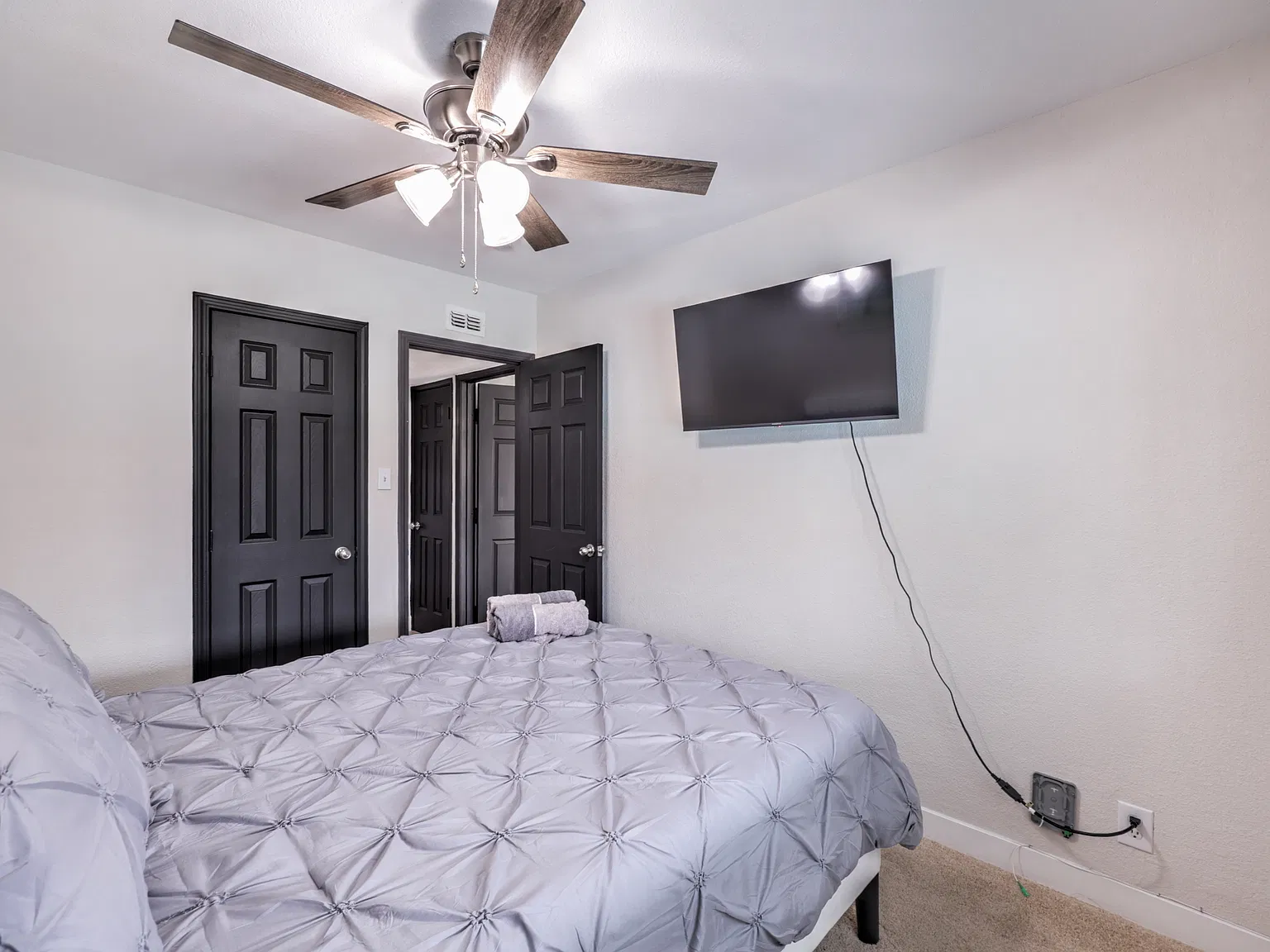 4 bed, 1504 sqft, $2,673 — Photo 1