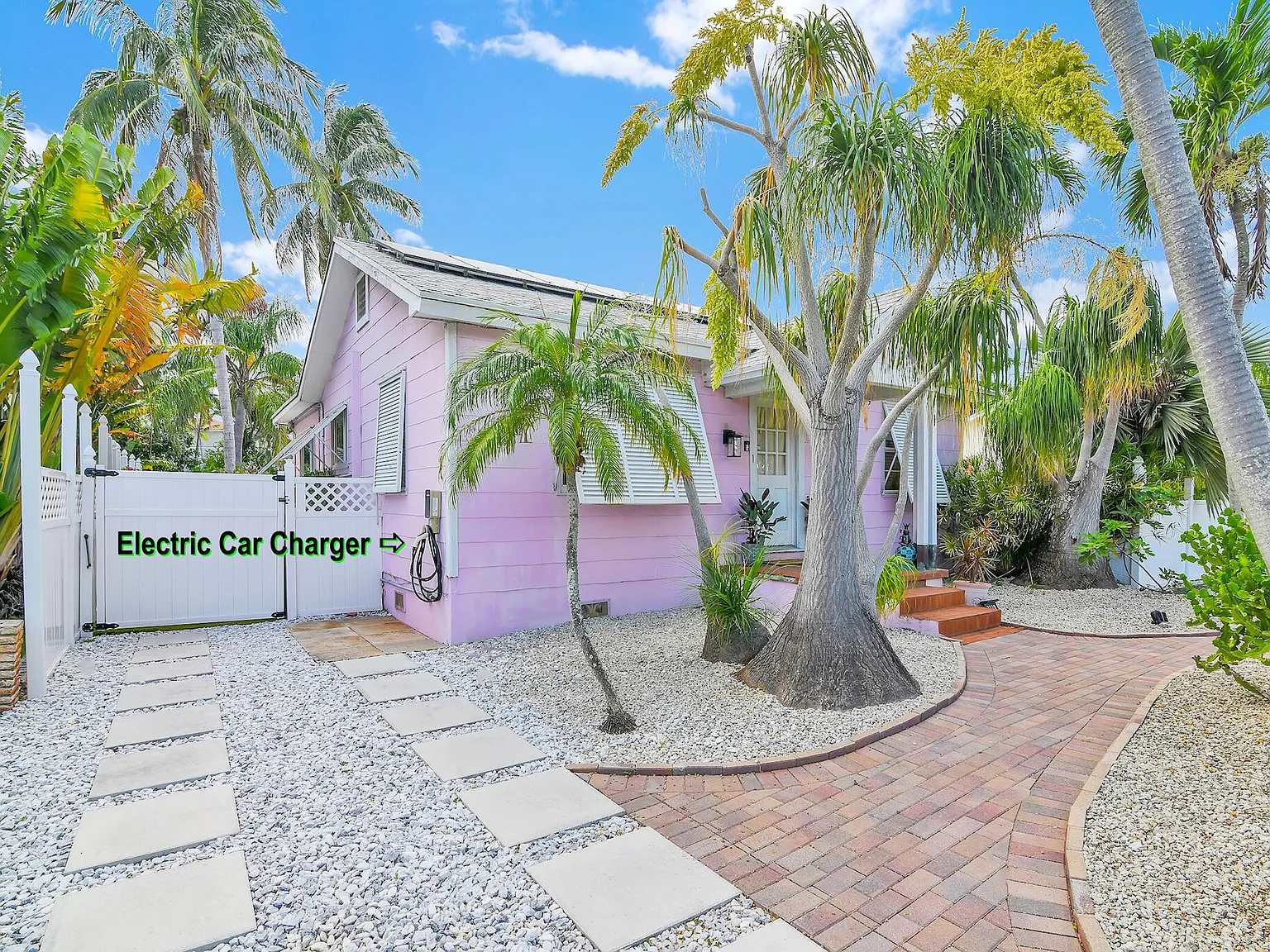 3 bed, 3.0 bath, 2012 sqft, $10,000 — Photo 4